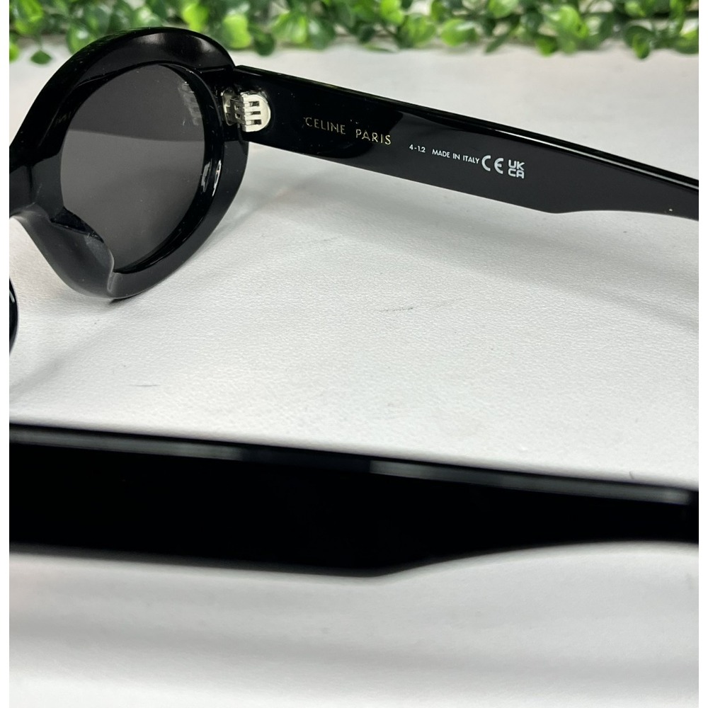 Celine Triomphe CL40194U 01A Black Oval Sunglasses Gold Logo - PREOWNED - Picture 8 of 9